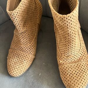 Tan Textured Ankle Booties with Wide Opening